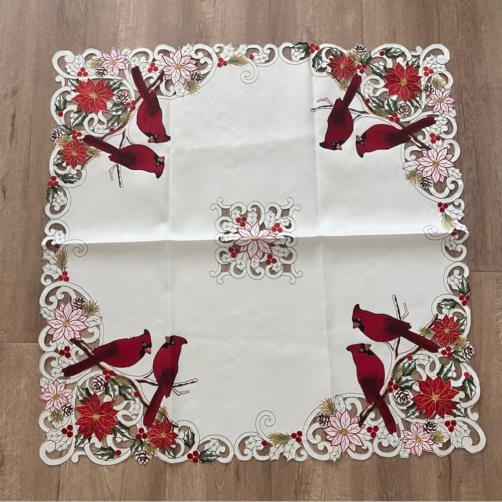 NEW SQUARE TABLE TOPPER TABLECLOTH Embroidered Cardinals 33.5”‎ Winter Holiday